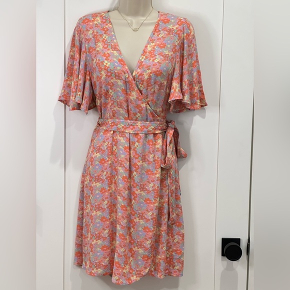 Billabong All For You Wrap Dress Floral Soft N Peachy Mini Flutter Sleeve Large - Picture 4 of 11